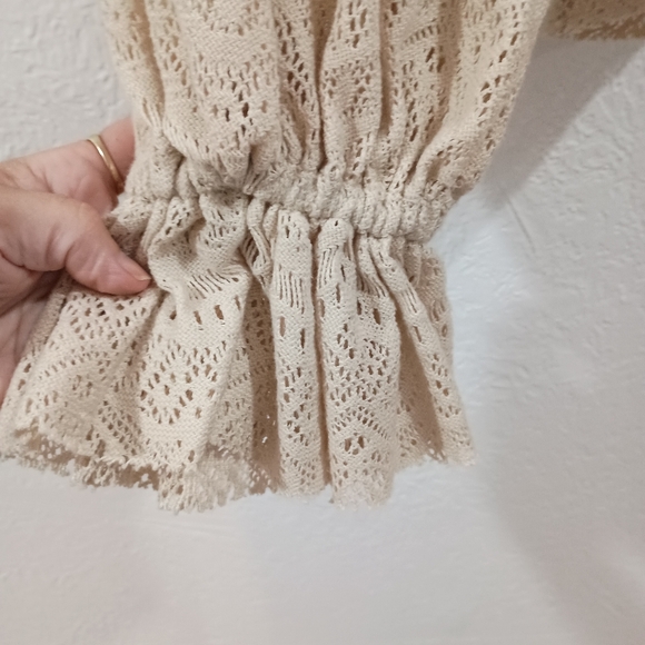 Oli & Hali Lace Detail Pullover Crop Top - Picture 2 of 10